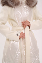 Load image into Gallery viewer, Saga® Furs Silver Fox Wool Alpaca Freudenberg Comfortemp® Coat

