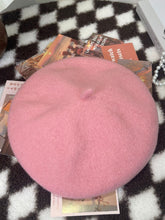 Load image into Gallery viewer, 100% Wool Retro Hand-Knit Beret
