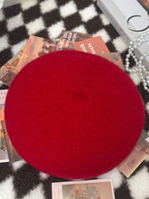 Load image into Gallery viewer, 100% Wool Retro Hand-Knit Beret
