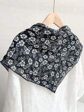 Load image into Gallery viewer, Ramie Vintage Print Handkerchief
