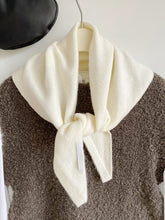 Load image into Gallery viewer, 100% Merino Wool Knitted Triangle Scarf
