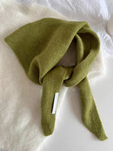 Load image into Gallery viewer, 100% Merino Wool Knitted Triangle Scarf

