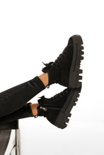 Load image into Gallery viewer, Aspen Shearling-Lined Suede Winter Boots
