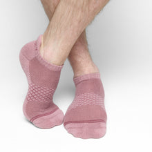 Load image into Gallery viewer, Mauve Ankle Socks
