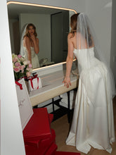 Load image into Gallery viewer, Umay White Drop Waist Satin Corset Bridal Gown
