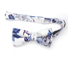 Load image into Gallery viewer, Bellevue Men's Pre-tied Bow Tie
