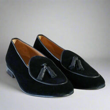 Load image into Gallery viewer, Men's Black Velvet Tassel Loafer
