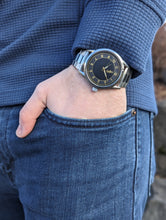 Load image into Gallery viewer, Black and Gold Classic Watch
