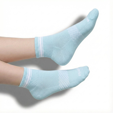 Load image into Gallery viewer, Blue/White Quarter Crew Women's Socks
