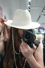 Load image into Gallery viewer, Paper Straw Fedora Hat with Double Pearl Chain

