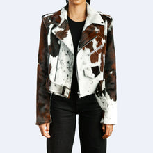 Load image into Gallery viewer, Woman Pony Hair Jacket
