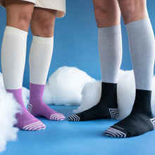 Load image into Gallery viewer, CloudCotton Compression Socks – Colorblock
