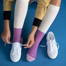Load image into Gallery viewer, CloudCotton Compression Socks – Colorblock

