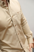Load image into Gallery viewer, Men’s Single Pocket Logo Modern Fit Stretch Dress Shirt - Beige
