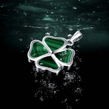 Load image into Gallery viewer, Clover Pendant - Malachite
