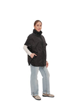 Load image into Gallery viewer, ⇆ Reversible 2 in 1 Loft Vest in Black
