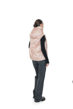 Load image into Gallery viewer, ⇆ Reversible Light Insulated Vest Powder | Ivory
