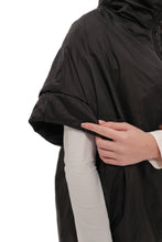 Load image into Gallery viewer, ⇆ Reversible 2 in 1 Loft Vest in Black
