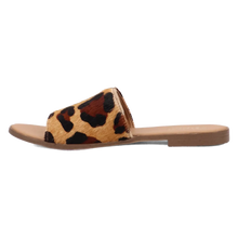 Load image into Gallery viewer, Dingo Tabby - Women&#39;s Sandals
