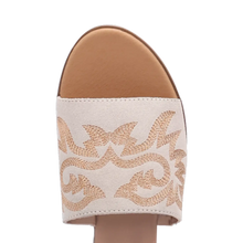 Load image into Gallery viewer, Dingo Lasso - Women's Sandals
