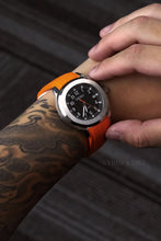 Load image into Gallery viewer, Mod Aquanaut Orange Black
