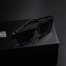 Load image into Gallery viewer, The Hudson - Jet Black
