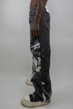 Load image into Gallery viewer, RM204B ART - Graphic Printed Baggy Jeans
