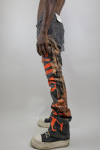 Load image into Gallery viewer, RM201SK - Graphic Printed Stacked Jeans
