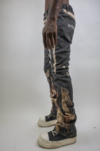 Load image into Gallery viewer, RM203SK - Graphic Printed Stacked Jeans
