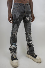 Load image into Gallery viewer, RM204SK - Graphic Printed Stacked Jeans
