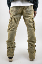 Load image into Gallery viewer, RM207SK -Studded Stacked Cargo Jeans
