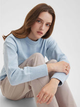 Load image into Gallery viewer, Drop-Shoulder Wide-Edges Sweater | NCS

