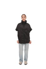 Load image into Gallery viewer, ⇆ Reversible 2 in 1 Loft Vest in Black
