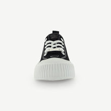 Load image into Gallery viewer, COURT ROYALE: VULCANIZED COURT SHOE - BLACK/WHITE
