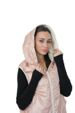 Load image into Gallery viewer, ⇆ Reversible Light Insulated Vest Powder | Ivory
