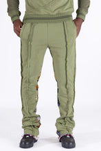 Load image into Gallery viewer, F1959 Frost Blow French Terry Pants - Olive

