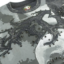 Load image into Gallery viewer, Sweatshirt|F4357 Heartless Crewneck - Black
