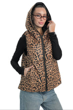 Load image into Gallery viewer, ⇆ Reversible Light Insulated Vest Black | Leo

