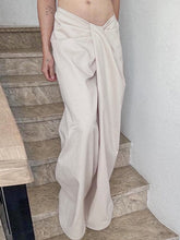 Load image into Gallery viewer, Loose Low Waist Regular Pleated Casual Pants
