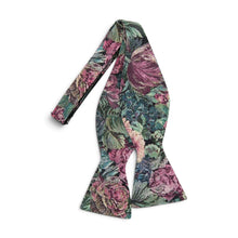 Load image into Gallery viewer, Foyer Floral - Men's Self-tie Bow Tie
