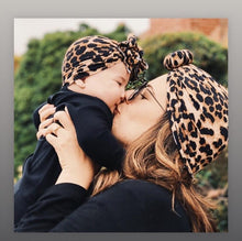 Load image into Gallery viewer, Luxury Mdoern Set 2PCS Baby and Mom Headbands Set Flower Bowknot Newborn Turban Cross-tied Mommy Headband Bow
