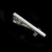 Load image into Gallery viewer, Men's Metal Tie Clip Bright Stainless Steel Tie Clip Men's Classic Tie Clip Elegant Jewelry Necktie Clips Clasp Simple Wedding Jewelry Necktie Clips For Party Charming Creative Anniversary Gifts
