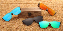 Load image into Gallery viewer, New Elegent Natural Wooden Sunglasses Polarized Men Handmade Bamboo Sunglasses for Women For Women and Men With UV400 Protection
