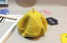 Load image into Gallery viewer, Baby Hat Beret British Painter Bud Of Pure Wool Cap For Girls In Modern New Retro Design
