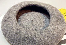 Load image into Gallery viewer, Baby Hat Beret British Painter Bud Of Pure Wool Cap For Girls In Modern New Retro Design
