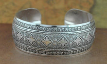Load image into Gallery viewer, Big Elegant Luxury Amazing Classic Fashion Flower Metal Tibetan Indian Silver Vintage Retro Fashion Cuff Bracelet Bangle For Woman With Details of Animals
