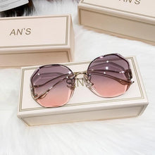 Load image into Gallery viewer, Fashion Gradient Women and Girls Modern Hexagon Metal Sunglasses For Summer In Elegant Retro Post Modern Style With UV400 Protection

