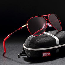 Load image into Gallery viewer, Latest Gradient Luxury Universal Men and  Women Sunglasses Polarized Sunglasses In  Aviation Pilot Style With UV400 Protection
