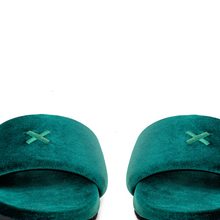 Load image into Gallery viewer, Women's Emerald Velvet House Slide
