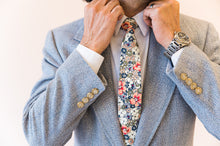 Load image into Gallery viewer, Huntsville Floral - Men's Tie
